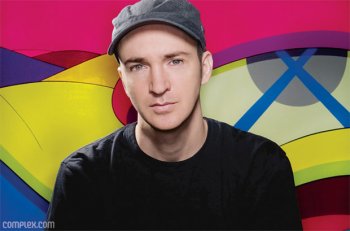 kaws-bba796a93fa73e847f1bb7fd1fa236c8
