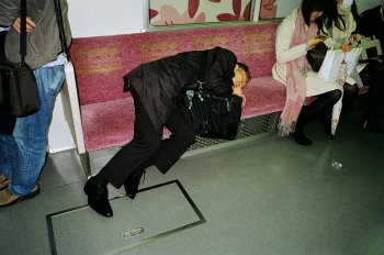 salaryman-559d1e971573ab8e5c36b70a33b328f2